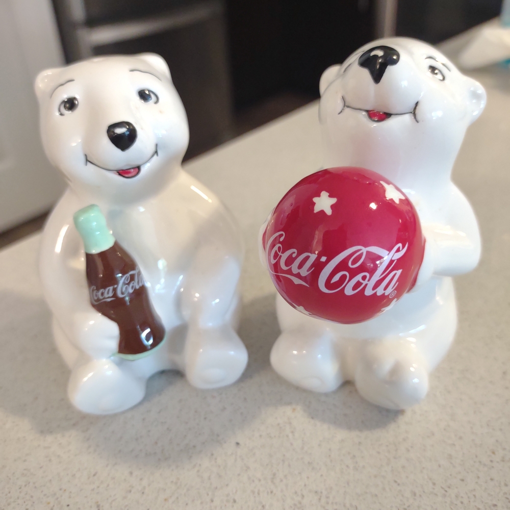 Vintage Coca Cola Salt And Pepper Polar Bear Mint Condition.